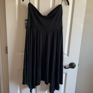 EXPRESS STRAPLESS HANDKERCHIEF DRESS. BLACK. SIZE L.